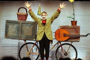 Die Bühne war seine Heimat, nun hat er sie für immer verlassen: Clown Dimitri ist gestorben. (Bild: EPA)