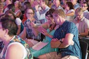 Lehrabschlussfeier 2016 der gewerblich-industriellen Berufe und Anlehren in der Aula Cher in Sarnen. (Bild: Roger Zbinden (Sarnen, 4. Juli 2016))