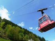 Die Fahrt von Intschi nach Arni dauert 6 Minuten und überwindet dabei 700 m. Die Bahn fasst 8 Personen plus Gepäck. (Bild: Uri Tourismus)