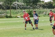 Ralph Daucourt, U17-Spieler aus Oberdorf, im Duell gegen die Italiener. (Bild: Werner Tschan/PD)