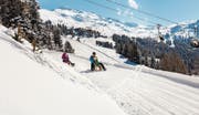 Auf einer Familien-Schlittelpartie im Pitztal. (Bild: Robert Pupeter/Tirol Werbung)