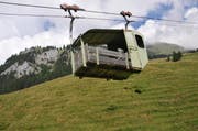 Eine unter vielen: Die Kleinseilbahn vom Spies auf die Alp Sinsgäu. (Bild: Matthias Piazza / Neue NZ)