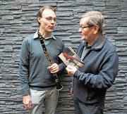Bernhard Röthlisberger und Franz Fürling (rechts) erwecken das kleine, aber feine Festival «Klassik auf der Alp» wieder zum Leben. (Bild: Romano Cuonz (Melchsee-Frutt, 15. Dezember 2017))
