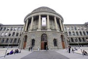 Das Hauptgebäude der Eidgenössischen Technischen Hochschule (ETH) Zürich im Jahr 2009. (Bild: KEYSTONE/Walter Bieri)