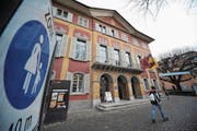 Das Ticket Center Uri ist im Tellspielhaus untergebracht. Eine neue Ticketlösung muss gefunden werden. (Bild: Urs Hanhart (Altdorf, 27. Januar 2016))