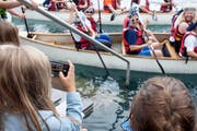 Vor dem Start gibt es ein Erinnerungsfoto. (Bild: Edi Ettlin/NZ)