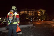 Zur Brandbekämpfung war man auf die Atemschutz-Trupps angewiesen. (Bild: Geri Holdener, Bote der Urschweiz)