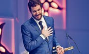 Georg Schlunegger konnte gestern in Zürich den Prix Walo in der Sparte Newcomer gewinnen.Bild: Keystone