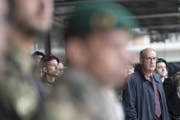 Bundesrat Guy Parmelin, Chef VBS, am Informationstag zur Weiterentwicklung der Armee (Symbolbild). Das VBS erstattet Anzeige wegen eines Lecks. (Bild: KEYSTONE/Marcel Bieri)
