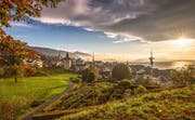 Blick vom Aussichtspunkt Guggi auf die Stadt Zug. (Bild: PD / Zug Tourismus)