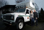 Maria und Robert Vonmüllenen haben von ihrem 20-monatigen Abenteuer viele Erinnerungen mit nach Hause gebracht (Bild Stefan Kaiser)