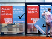 Die Befürworter der Rentenreform haben am Freitag vor den Medien ihre Argumente dargelegt. Sie sprachen von einer "Schicksalsabstimmung". (Bild: KEYSTONE/ANTHONY ANEX)