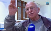 Verärgerte Willerzeller nach dem Info-Abend. (Bild: TeleZüri)