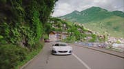 Fahrt auf der Hauptstrasse von Gersau (im Hintergrund) Richtung Vitznau. (Bild: Screenshot «The Grand Tour»)