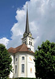 Von Touristen kritisiert: Das Glockenläuten der Kirche Alpnach in den Morgenstunden. (Bild Robert Hess)