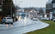Die Luzernerstrasse in Muri (Blickrichtung Stadtzentrum) soll saniert werden. (Bild: Stefan Kaiser (22. Januar 2018))