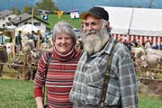 Auch Bauer Sepp und seine Claudia waren auf dem Haldi anzutreffen. (Bild: Georg Epp (Haldi, 30. September 2017))