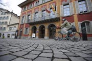 Instandsetzungsprojekt: Im Bereich der Schützengasse wird die Pflasterung erneuert. (Bild: Urs Hanhart (Altdorf, 5. April 2017))