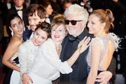Pedro Almodóvar mit seiner «Julieta»-Crew am Filmfestival in Cannes. (Bild: Getty)