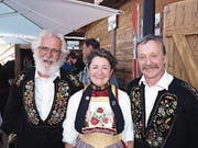 Baumeister des Erfolgs: Präsident Franz Käslin, Dirigentin Yvonne Maurer und Komponist Toni Zibung. (Bild: Kurt Liembd (Brig, 24. Juni 2017))