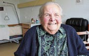 Vergnügt und mit hintergründigem Humor erzählt Maria Huwiler-Stocker von ihrem langen Leben. (Archivbild Luzerner Zeitung)