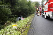 Während der Unfallfahrt legte der Wagen einen Pfosten um. (Bild: Geri Holdener)