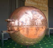 Nach dem Besuch können die Gäste Aufzeichungen zum Erlebten in eine Zeitkapsel legen, welche für 100 Jahre versiegelt bleibt. (Bild: PD/S. Kathriner)