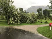 Ein Gewitter hat am 1. August vor allem in Obwalden gewütet. Hier Bilder vom Campingplatz in Sarnen. (Bild: Radio-Pilatus-Hörer Roger)