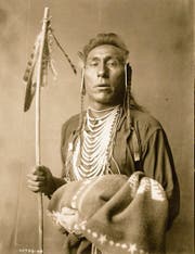 Land verloren, Identität verloren: amerikanischer Indianer um 1900. (Bild: Keystone/akg-images)