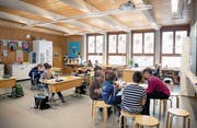 Blick in das Schulzimmer der 3./4. Klasse von Marie Theres Rohrer (rechts im Bild) und Priska Tschopp. (Bild: Corinne Glanzmann (Melchtal, 20. März 2018))