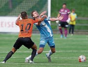 Jonas Bernet (rechts) gibt ein glückloses Comeback für die Zuger. (Bild: Stefan Kaiser (Zug, 6. August 2016))