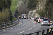 Vor Ort waren Angehörige von Polizei, Rettungsdienst und Feuerwehr. (Bild: Geri Holdener, Bote der Urschweiz)