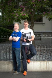 Sie strahlen nicht ohne Grund: Marco Grünenfelder (links) und Jan Baumgartner. (Bild Maria Schmid)