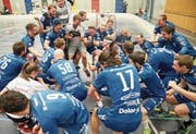Die Zuger können und wollen ihre Freude nicht bändigen. (Bild: Michael Peter/Zug United (Sumiswald, 2. April 2017))