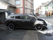 Das Feuer muss im Bereich des Motors ausgebrochen sein. (Bild: Kapo Schwyz)