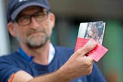 Hat schon einen Swiss Pass und hat ihn kritisch unter die Lupe genommen: unser ÖV-Experte Marco Morosoli. (Bild: .Bild Maria Schmid)