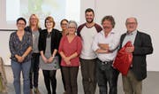 Die Vereinsleitung des LUR mit dem abgetretenen Inspektor; von links: Karin Arnold, Beatrice Gwerder, Patricia Fux, Margrit Planzer, Theres Planzer-Dauwalder, Beni Furrer, Sepp Wipfli und Beat Spitzer. (Bild: Robi Kuster (Altdorf, 25. September 2017))
