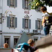 Wie es im «Adler» weitergeht, war im Dorf ein grosses Thema. Nun ist die Zukunft gesichert. (Bild: Stefan Kaiser (Muri, 28. September 2017))