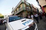Über 12'000 Polizisten wurden in der Türkei entlassen. Symbolbild eines Polizeiautos in der Türkei. (Bild: EPA/SEDAT SUNA)