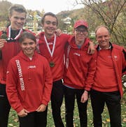 Erfolgreiche Stansstader Delegation (von links): Jan Schäuble, Sina Häfeli, Luca Häfeli, Gian Luca Egli und Trainer Jürgen Träger. (Bild: Christian Schweizer (Hinterkappelen, 28. Oktober 2017))