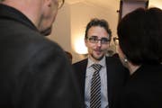 Urs Janett nimmt zum Wirkungsbericht Stellung. Bild: Urs Hanhart (Altdorf, 28. Februar 2016)