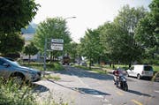 Bei der Einfahrt in die Stanserstrasse soll ein Kreisel entstehen. (Bild: Corinne Glanzmann (Stansstad, 25. Mai 2016))