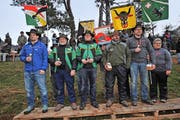 Die Urner Sektionsbechergewinner; von links: Bruno Bissig, Leo Zwyer, Sandro Zwyer, Stefan Arnold und Thomas Plüss. Bild: Urs Hanhart (Rütli, 9. November 2016)