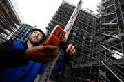 Kaufen, renovieren, erfolgreich verkaufen. Die R.D.L. ist ein noch unbekannter, aber aktiver Player im Zentralschweizer Immobiliengeschäft. (Symbolbild Stefan Kaiser / Zug, 24.06.2014)