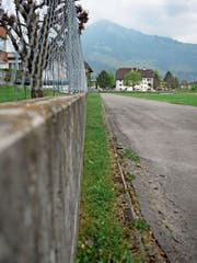 Um diesen geplanten Abschnitt entlang des Kollegi-Sportplatzes drehte sich gestern der Zwist. (Bild: Corinne Glanzmann (Stans, 11. April 2017))