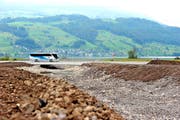 Der neue Bachlauf der Kleinen Melchaa. Sein Vorgänger im Gebiet Gorgen soll nun rückgebaut werden.Bild: Christoph Riebli (Giswil, 3. September 2015)