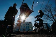 Rauchfreie Spielplätze werden auch in Schweizer Gemeinden vermehrt zum Thema. (Symbolbild: Ennio Leanza/Keystone)
