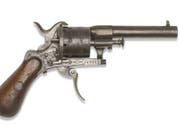 Das vielleicht berühmteste Beziehungsdelikt unter Dichtern wurde mit diesem Revolver ausgeführt, als der französische Lyriker Verlaine 1873 in Brüssel auf seinen Liebhaber Rimbaud schoss - ihn aber nur verletzte. Die Waffe wurde am Mittwoch in Paris versteigert. (Bild: KEYSTONE/EPA CHRISTIE'S AUCTION HOUSE/HANDOUT)