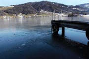 Im Jahr 2006 fror der Ägerisee zumindest teilweise zu. Archivbild (Archivbild)