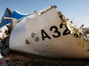 Wrackteil der über der Sinai-Halbinsel abgestürzten Passagiermaschine. (Bild: /EPA RUSSIAN EMERGENCY MINISTRY/MAXIM GRIGORIEV / RUSSIAN EMERGENCY MINISTRY / HANDOUT)